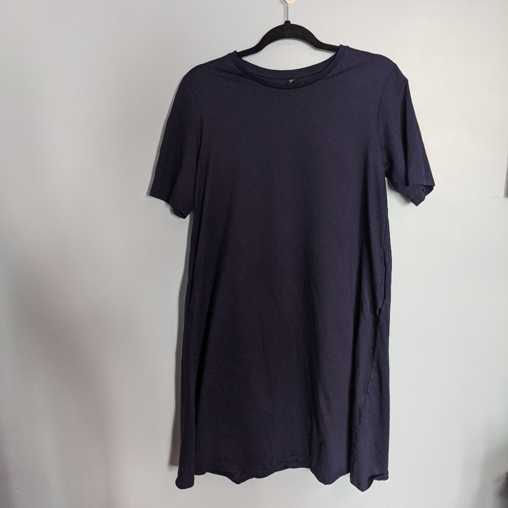 UNIQLO dress Navy loose fitted with POCKETS!